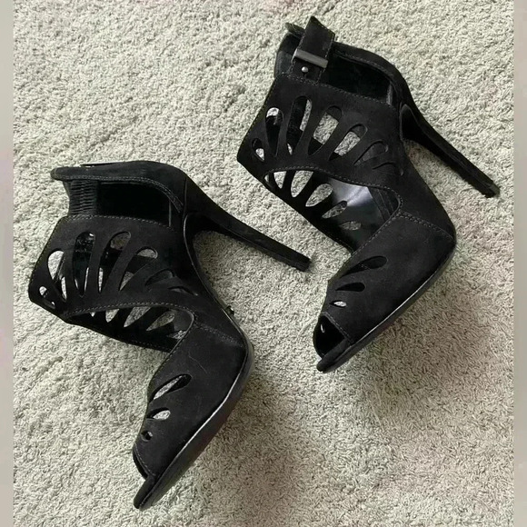 NEW Schutz Leather Laser Cutout Stilettos - Picture 4 of 11